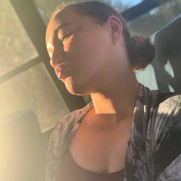 Meet your Posher, Julia - Picture 1 of 1